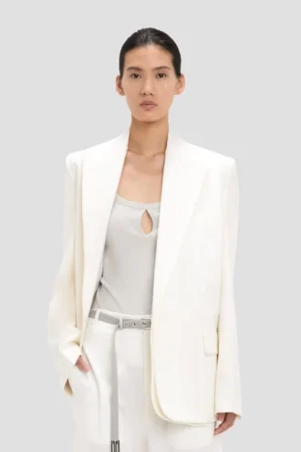 Detached lapel jacket in off-white
