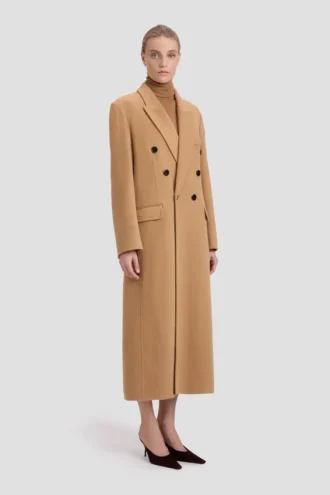 Overcoat in camel