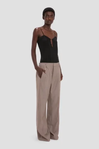 Pleated waist trouser in limestone