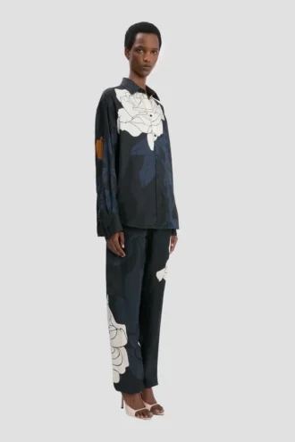 Pyjama shirt in dark navy floral print